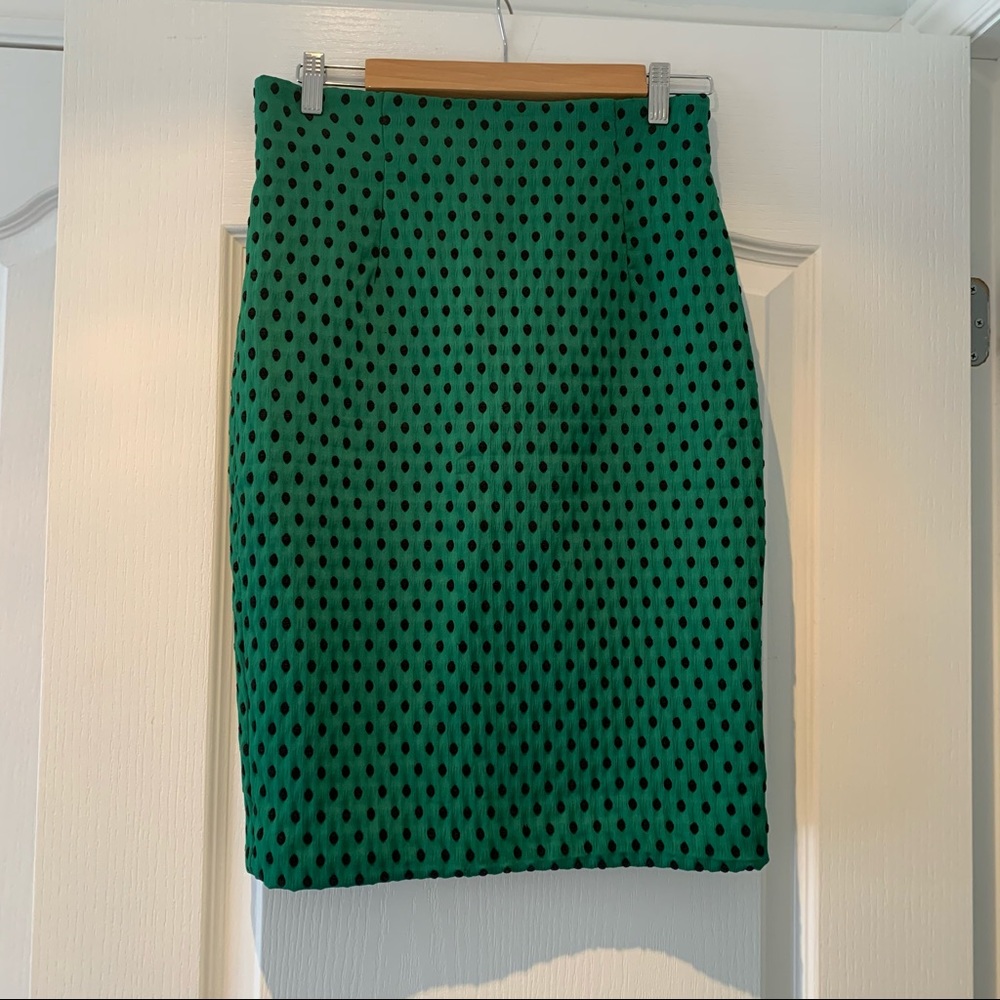 ⭐️ H&M Jacquard Green Polka Dot Pencil Skirt